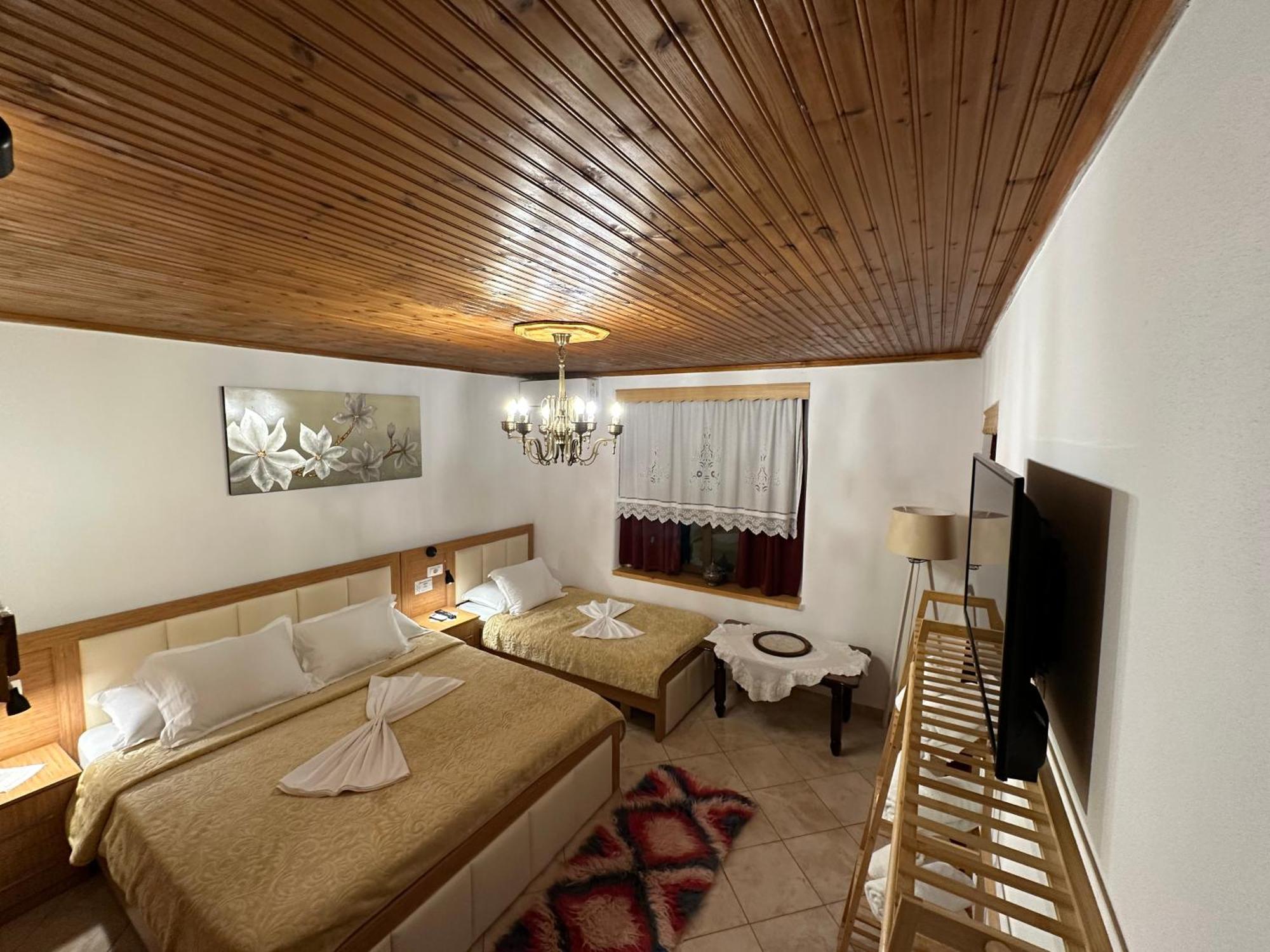 "Mani Guest House" Gjirokastër Exterior foto
